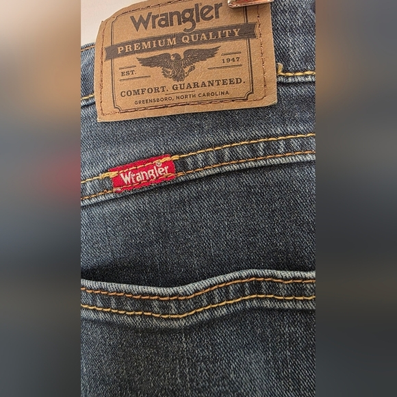 Wrangler Jeans, Athletic Fit 30/32 - Picture 6 of 9